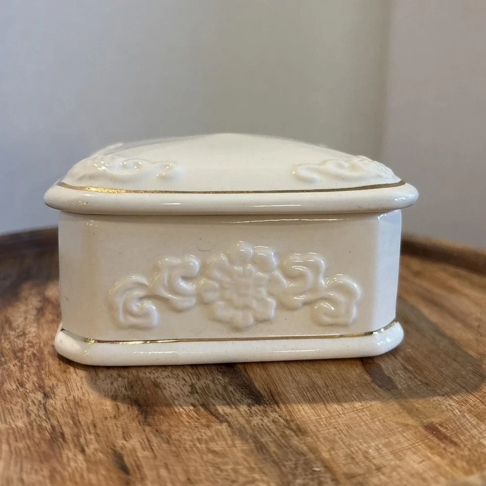 Paul Sebastian LE 1996 White Trinket Vanity Box Gold Trim Raised Floral Design